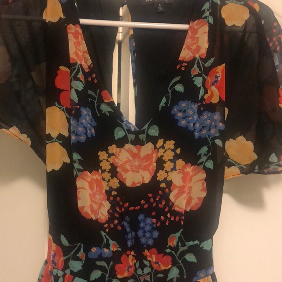 Floral Dress with built in shorts - Picture 2 of 4